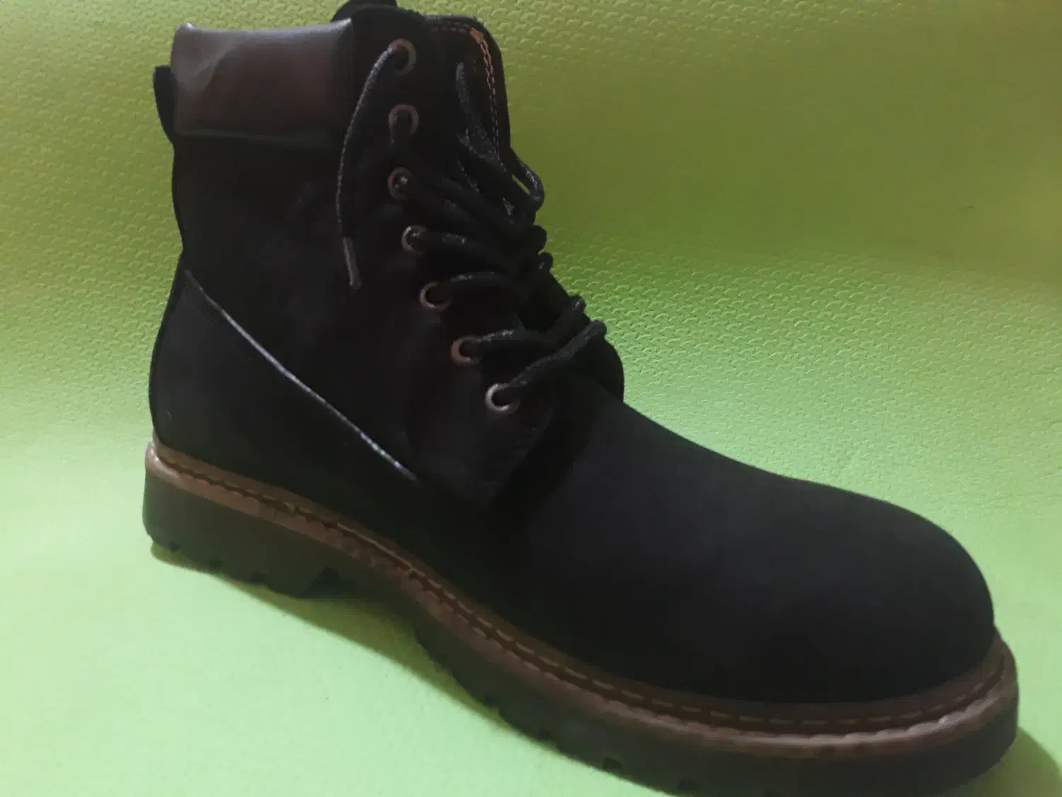 نیم بوت|کیف، کفش، کمربند|رشت, گلباغ نماز|دیوار