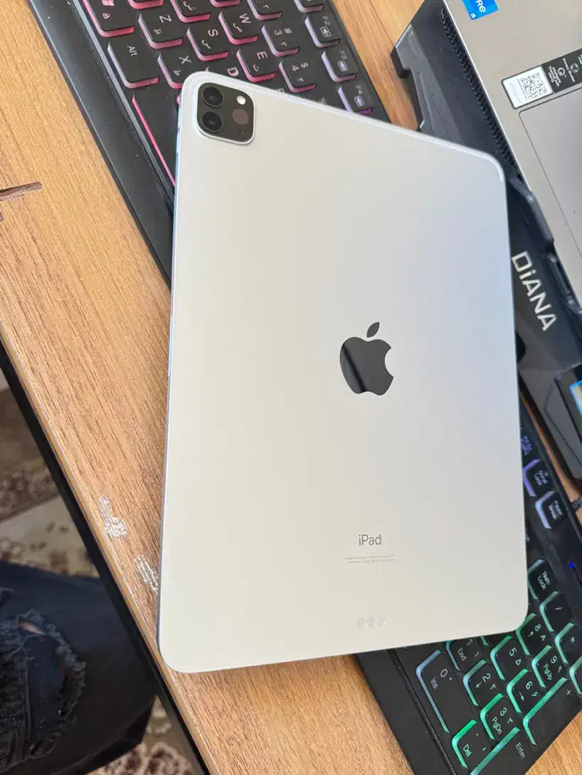 آیپد پرو m1 2021|تبلت|فردیس, منظریه|دیوار