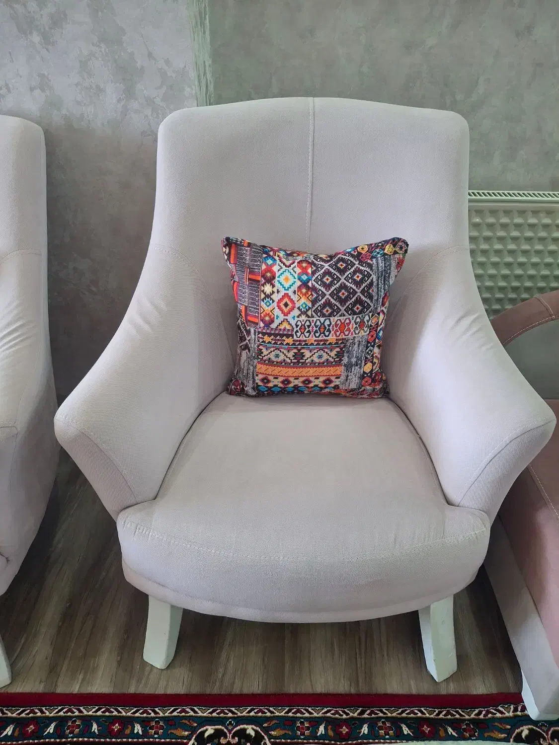 مبل تک نفره با کوسن با کاناپه|مبلمان خانگی و میز عسلی|اصفهان, پروین|دیوار