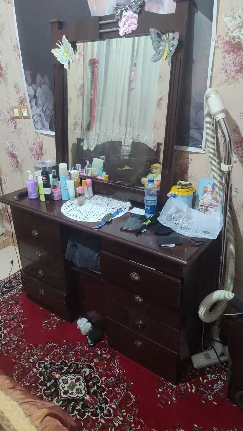 تخت خواب دو نفره با میز ارایش|تشک تختخواب|دورود, |دیوار