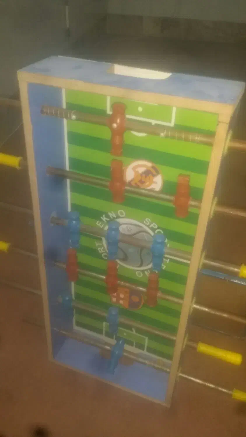 فوتبال دستی|ورزش‌های توپی|قم, چهل درخت‎|دیوار