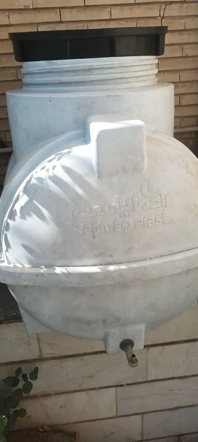 کندانسور و مخزن ۴۰۰ لیتری|ماشین‌آلات صنعتی|فولادشهر, A4|دیوار