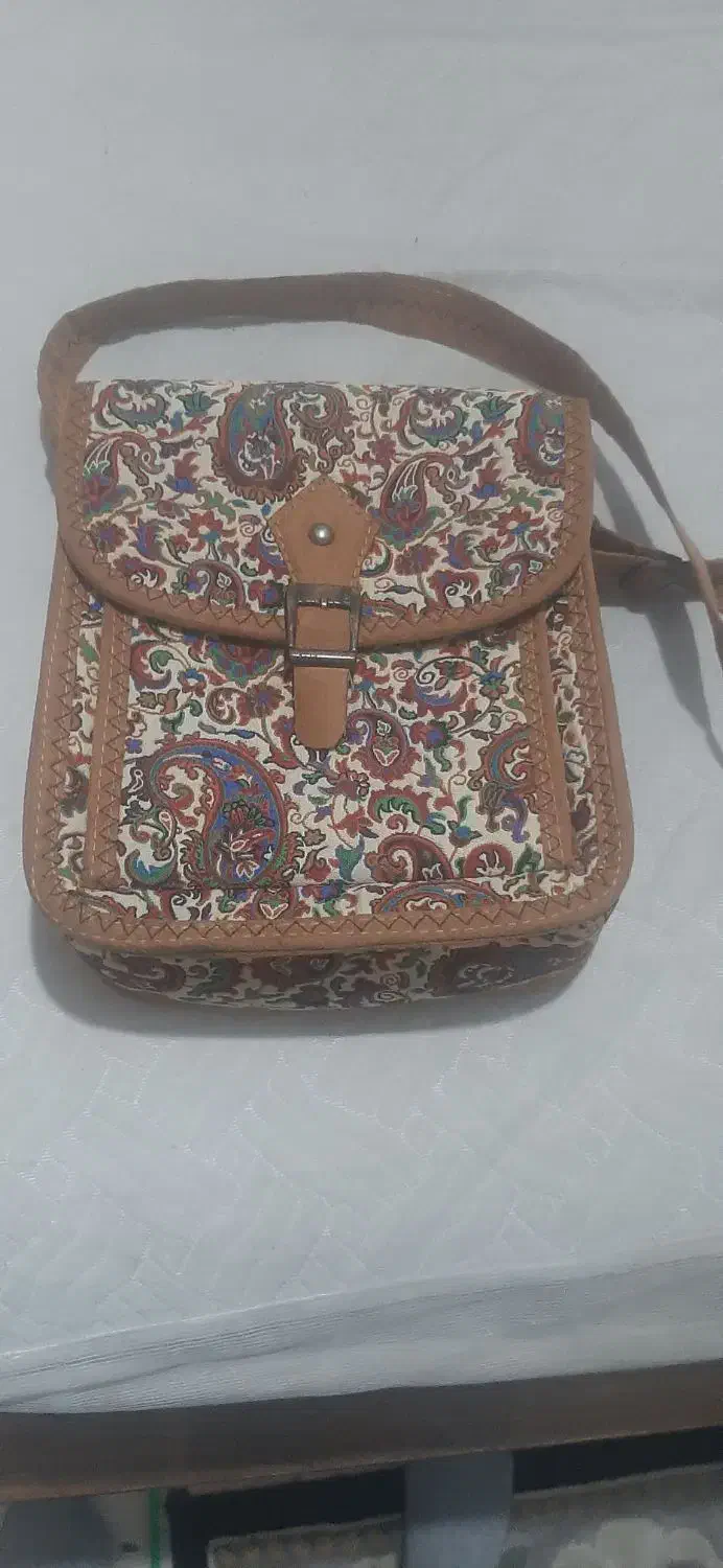 کیف سنتی|کیف، کفش، کمربند|قم, براسون|دیوار