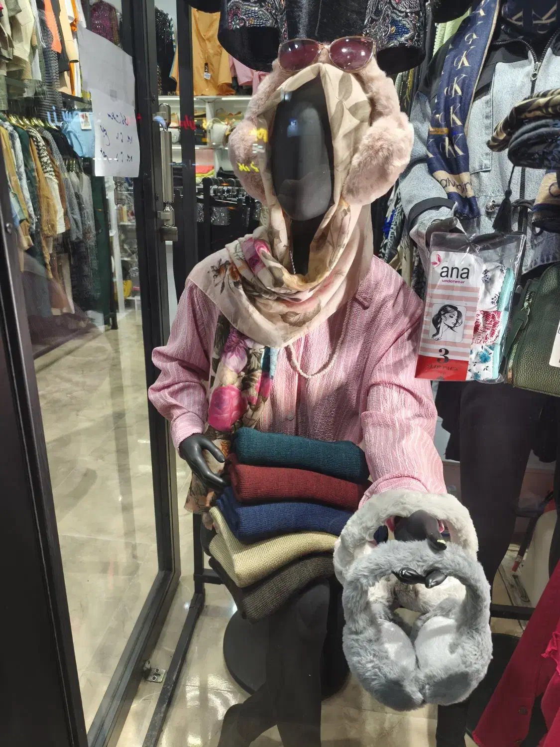 مانکن لباس|فروشگاه و مغازه|بندر انزلی, استادیوم|دیوار