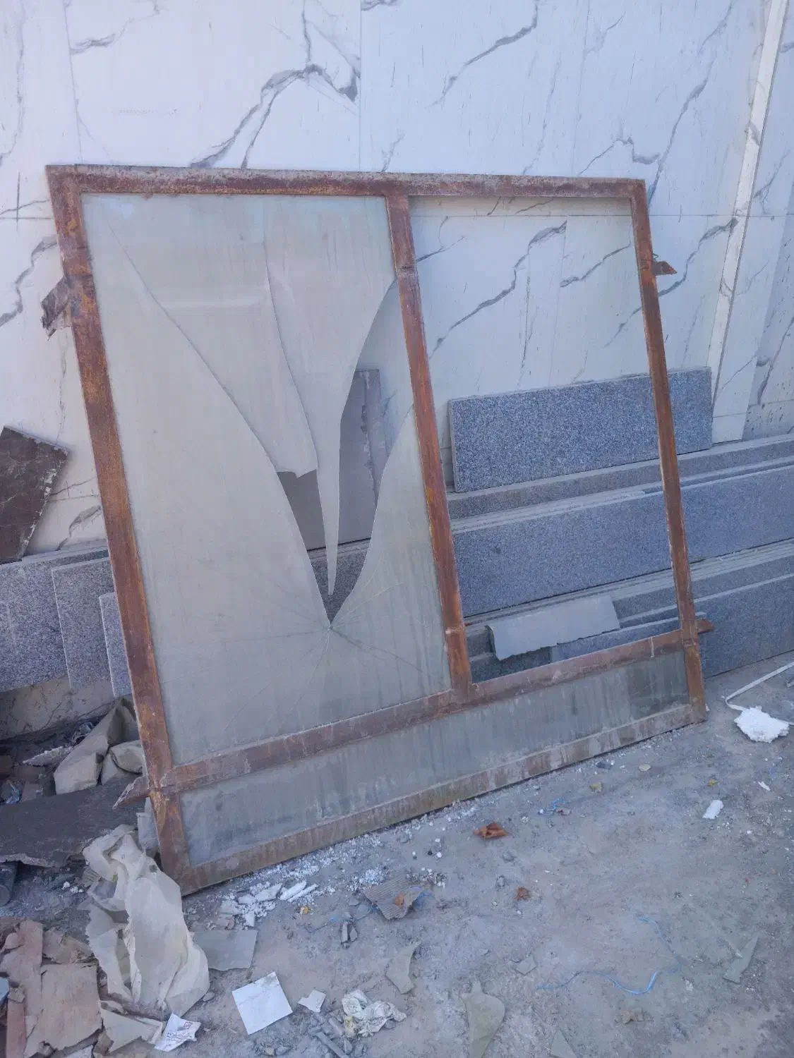 درب وپنجره در حد|مصالح و تجهیزات ساختمان|گلبهار, شهر جدید گلبهار|دیوار