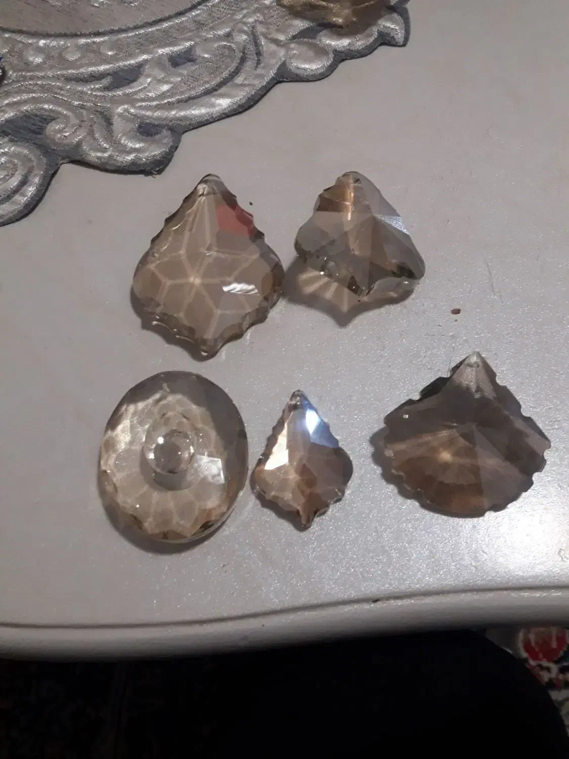 ۲۰۰۰ عدد آویز کریستالی شامپاینی و شفاف|لوستر و چراغ آویز|تهران, تهرانسر شرقی|دیوار