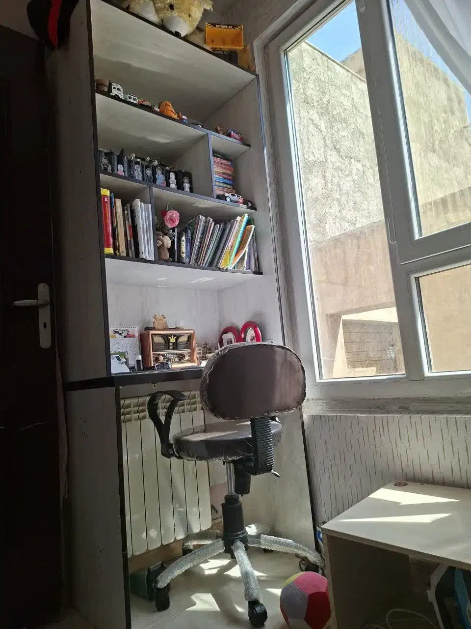 کتابخانه ‌ میز تحریر|کتابخانه، شلف، قفسه‌های دیواری|کرج, شهرک ولیعصر|دیوار