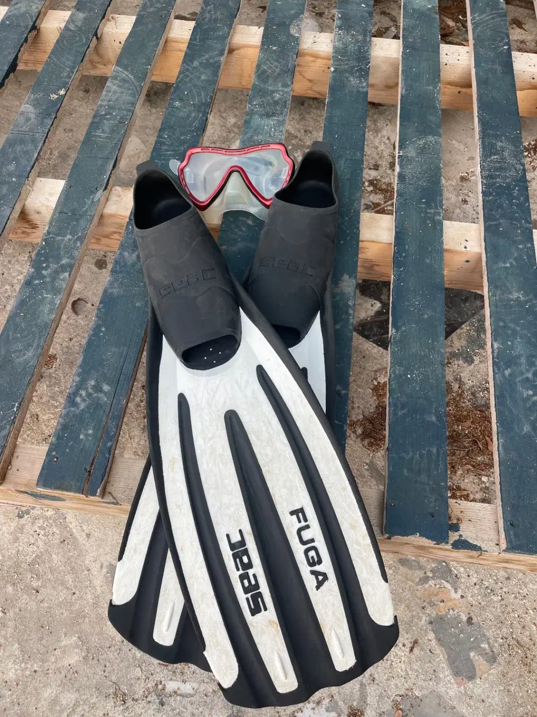 تجهیزات غواصی|غواصی و ورزشهای آبی|کیش, |دیوار