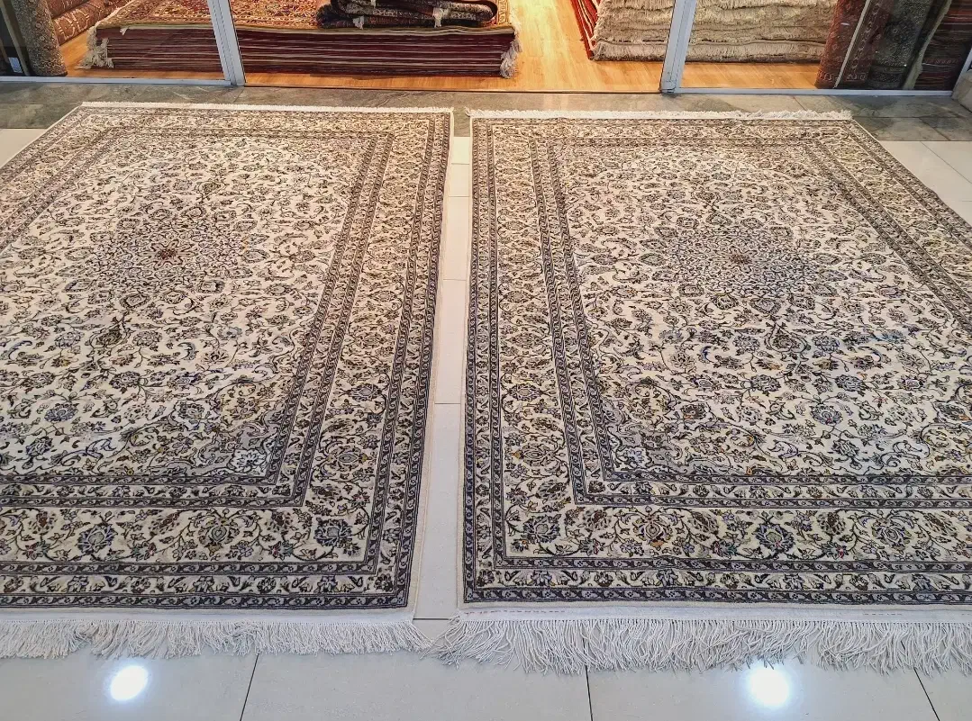 جفت فرش ۹متری دستباف زمینه سفید کاشان|فرش|تهران, اکباتان|دیوار