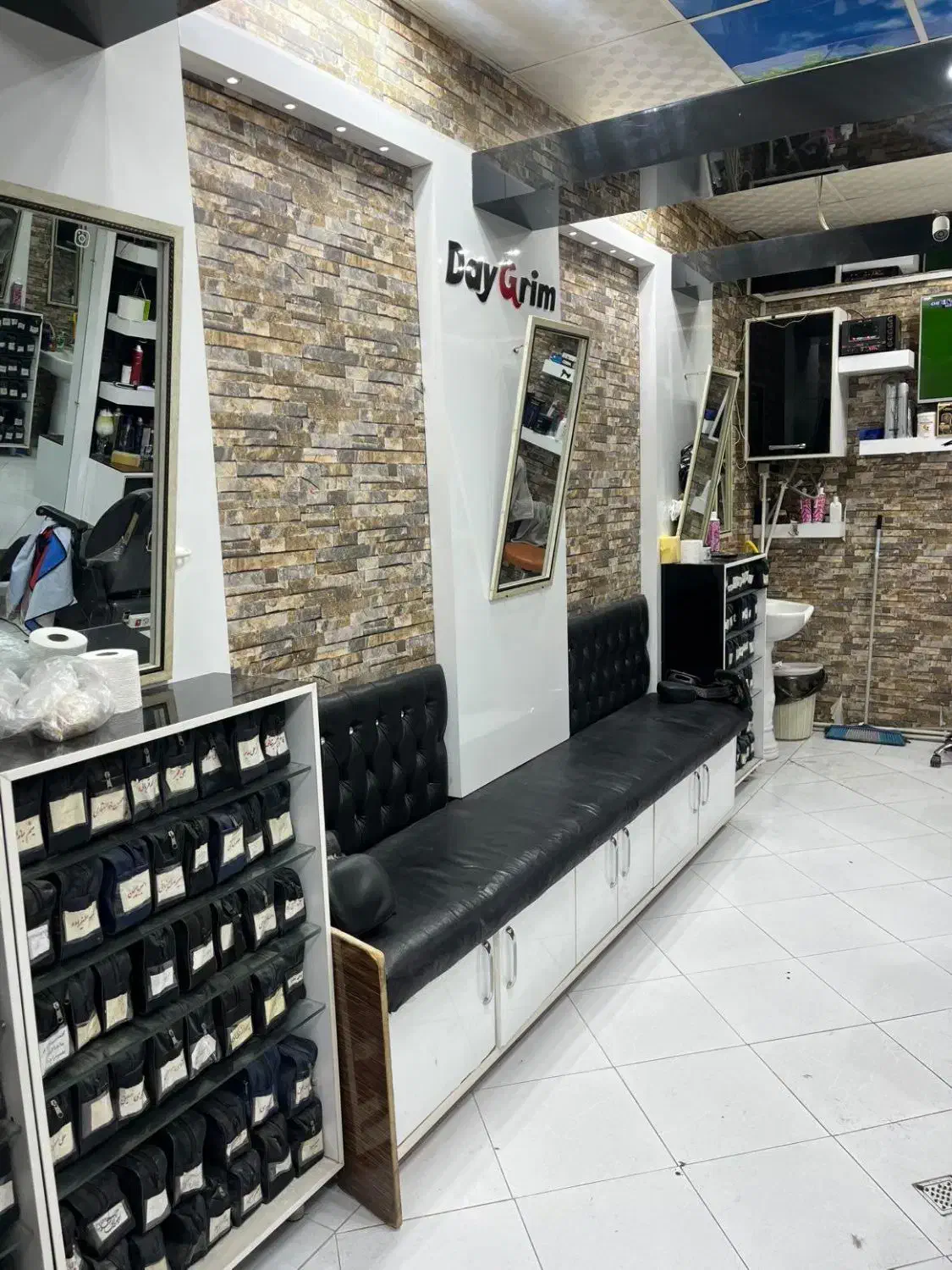 فروش دکور   آینه و صندلی آرایشگاه|آرایشگاه و سالن‌های زیبایی|شیروان (خراسان), |دیوار