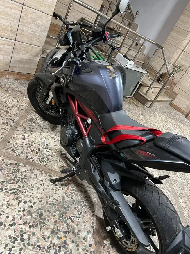 کیوجی ۳۰۰ بنلی ۳۰۰|موتورسیکلت|لاهیجان, شیشه گران|دیوار