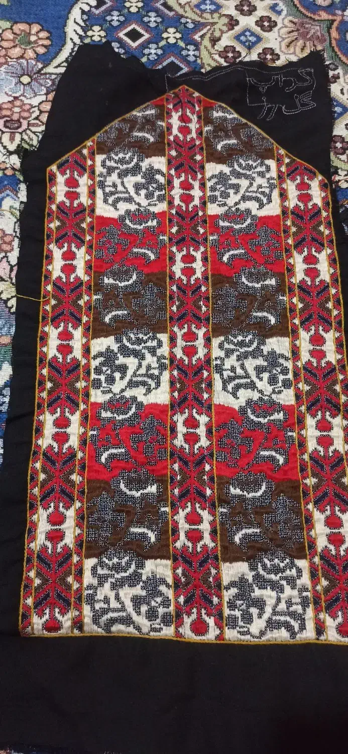 زیاستین گل رز|لباس|ایرانشهر, |دیوار