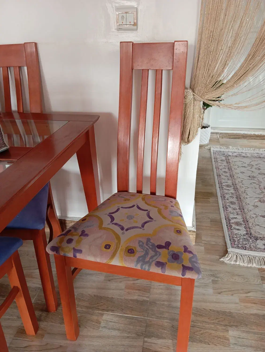 میز ناهارخوری|میز و صندلی غذاخوری|صومعهسرا, |دیوار