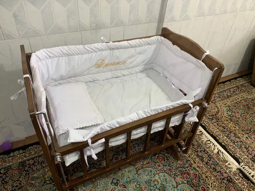 گهواره کنار مادر مدل رومنس|تخت و صندلی بچه|قم, نیروگاه|دیوار