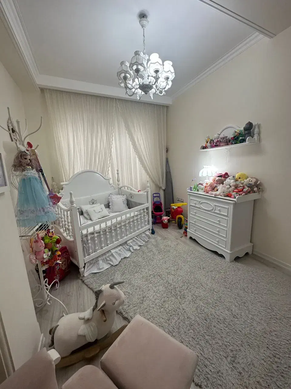 سرویس تخت و درآور نوزاد|تخت و صندلی بچه|زنجان, |دیوار