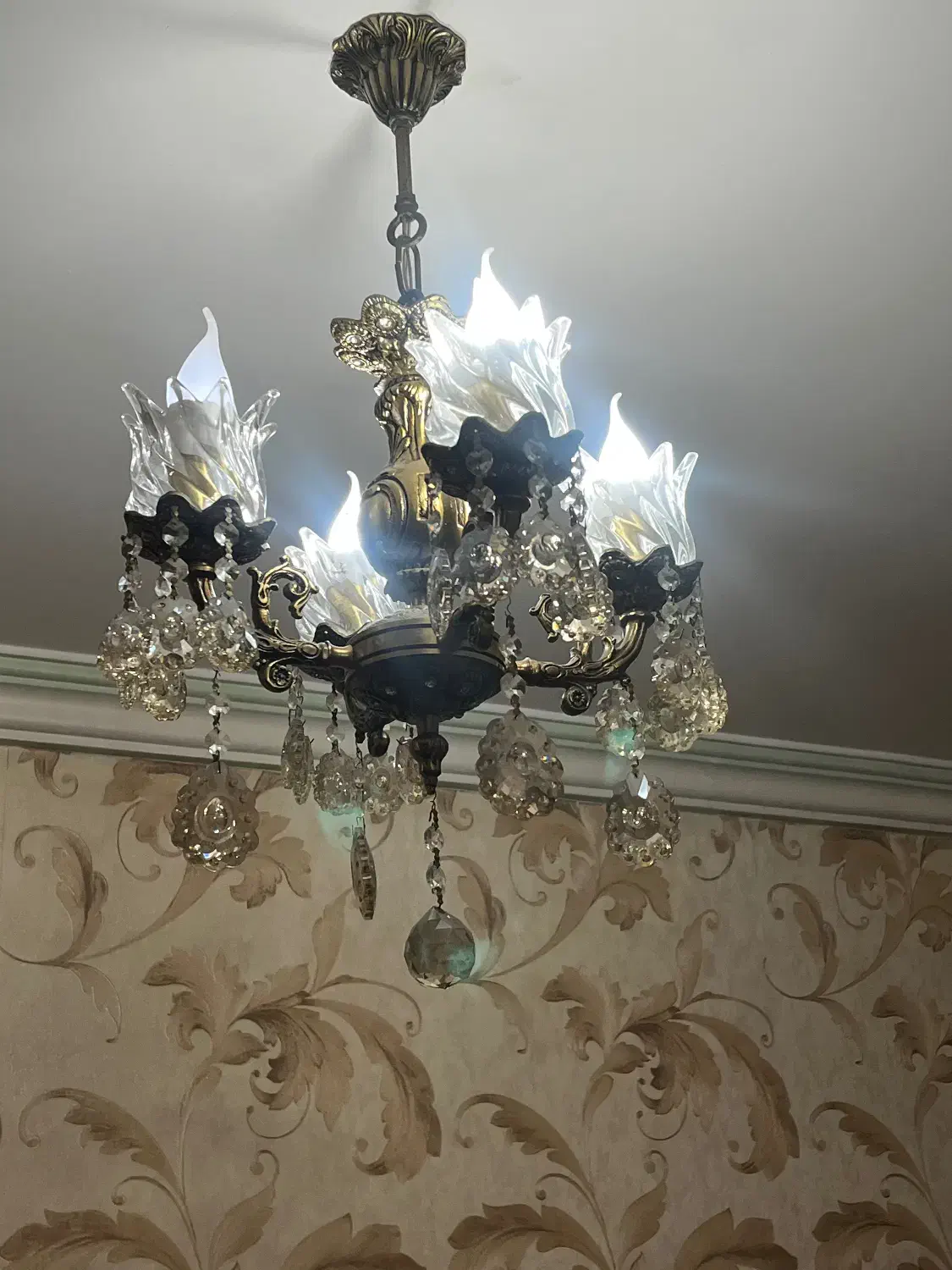 لوستر ۴ شاخه برنز|لوستر و چراغ آویز|تبریز, |دیوار