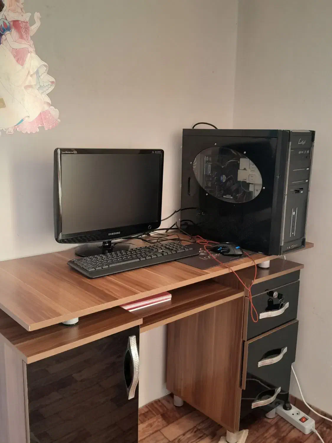 کامپیوتر به همراه تمامی اجزا و میز|رایانه رومیزی|میاندوآب, |دیوار