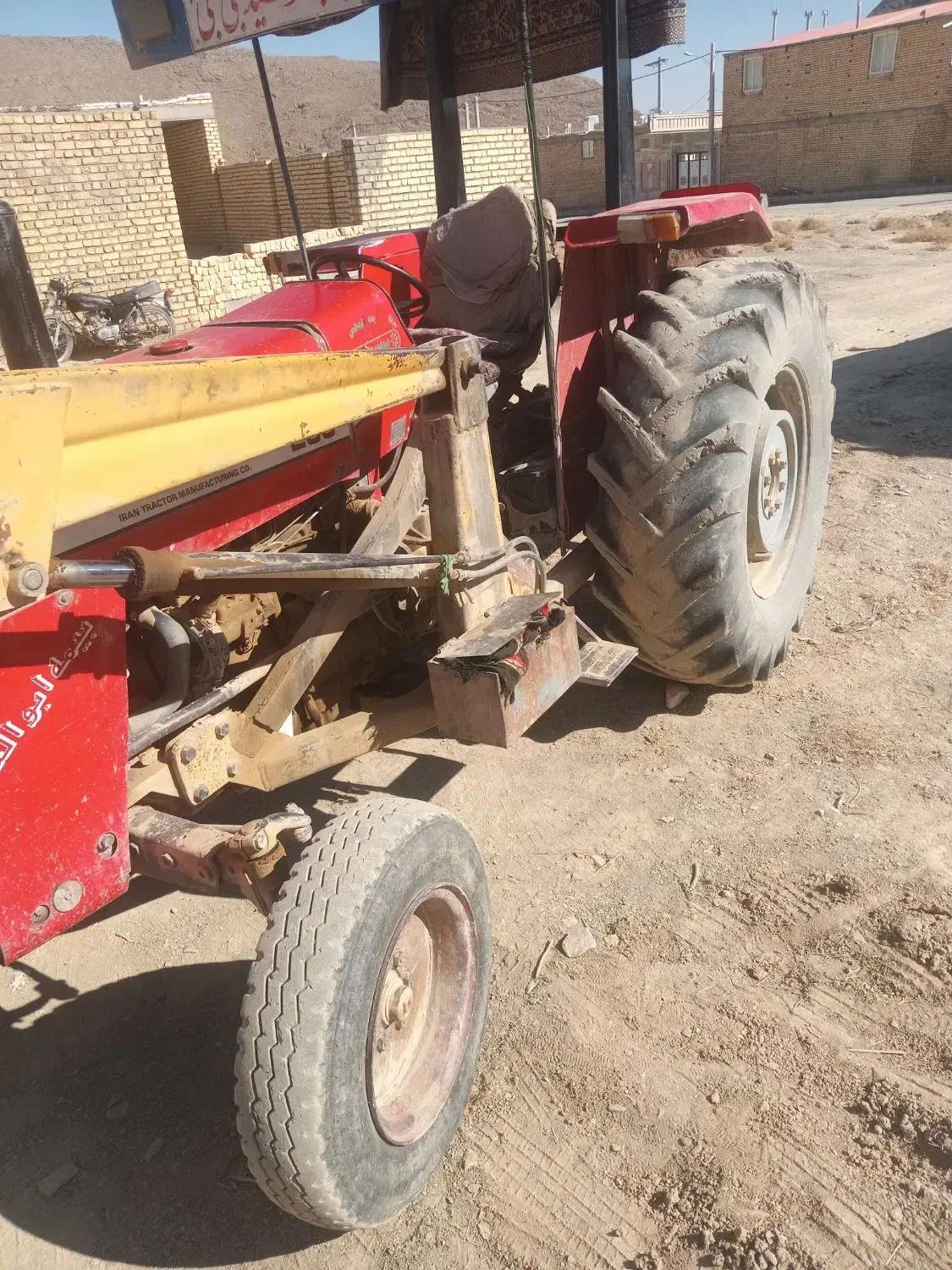 تراکتور فرگوسن مدل ۷۰ بیل دار|خودرو سنگین|دهق, |دیوار