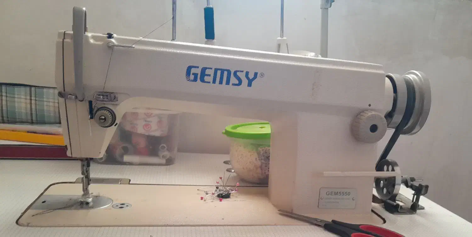 چرخ خیاطی صنعتی|چرخ خیاطی و ریسندگی|سبزوار, باهنر|دیوار