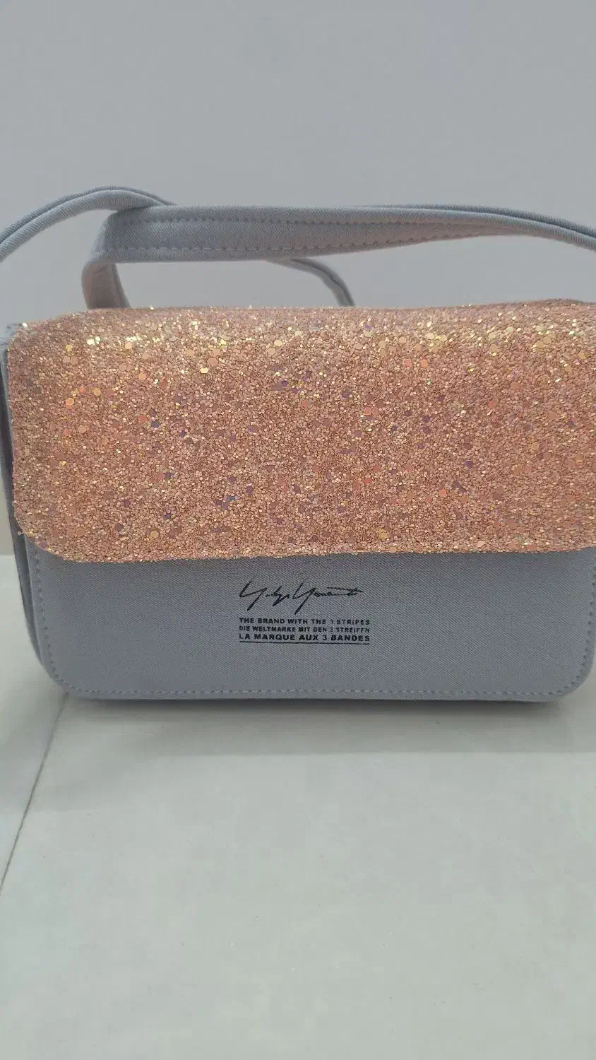 کیف نو|کیف، کفش، کمربند|کاشان, فین بزرگ|دیوار