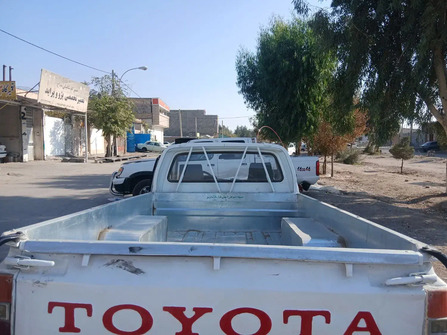 اتاق عقب هایلوکس ۸۳|قطعات یدکی و لوازم جانبی|سیرجان, |دیوار