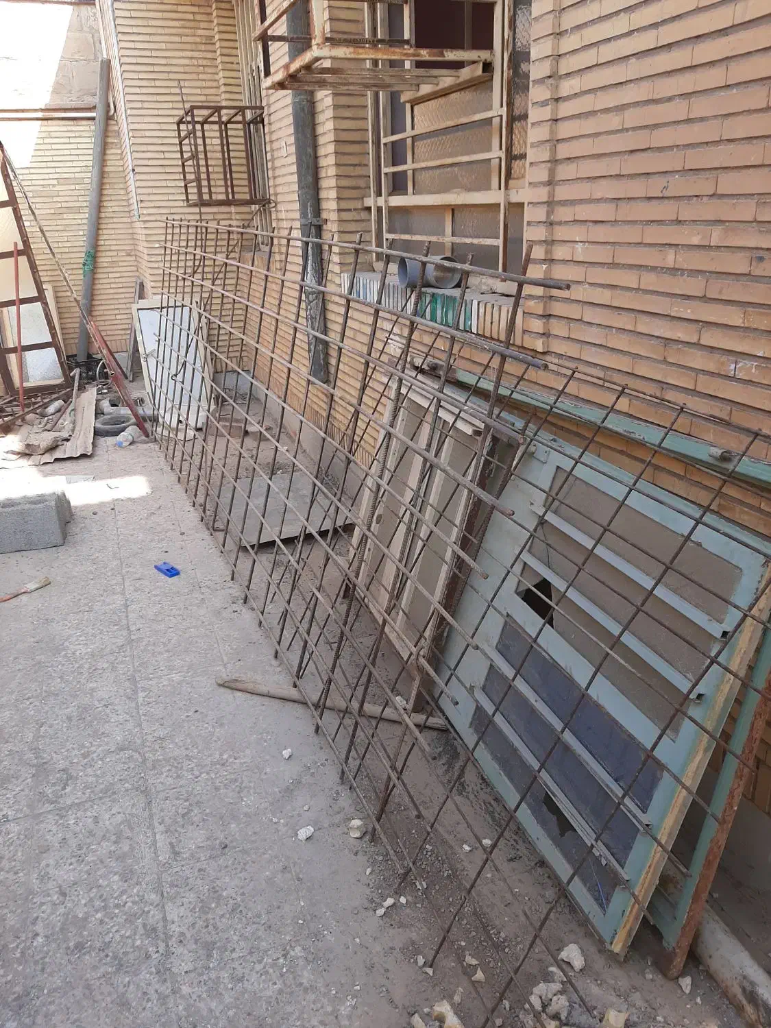 فروش انواع درب پنجره .کابینت .فرم در زیرخاکی|مصالح و تجهیزات ساختمان|مسجد سلیمان, |دیوار