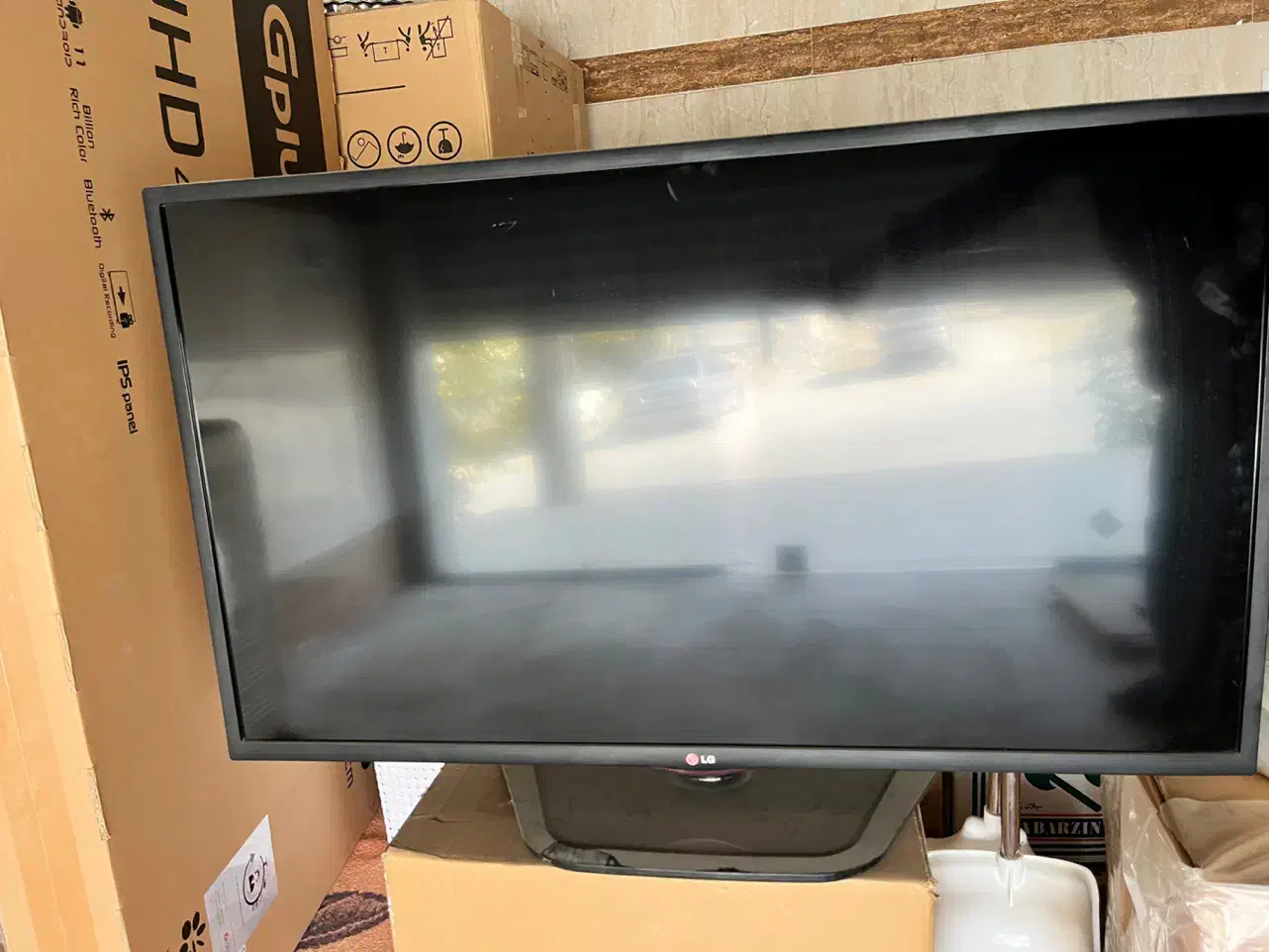 تلویزیون 42 اینچ ال جی|تلویزیون و پروژکتور|همدان, |دیوار