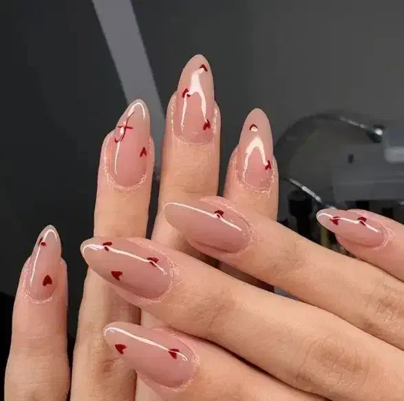 کاشت ناخن با تخفیف یلدایی|خدمات آرایشگری و زیبایی|قروه, |دیوار