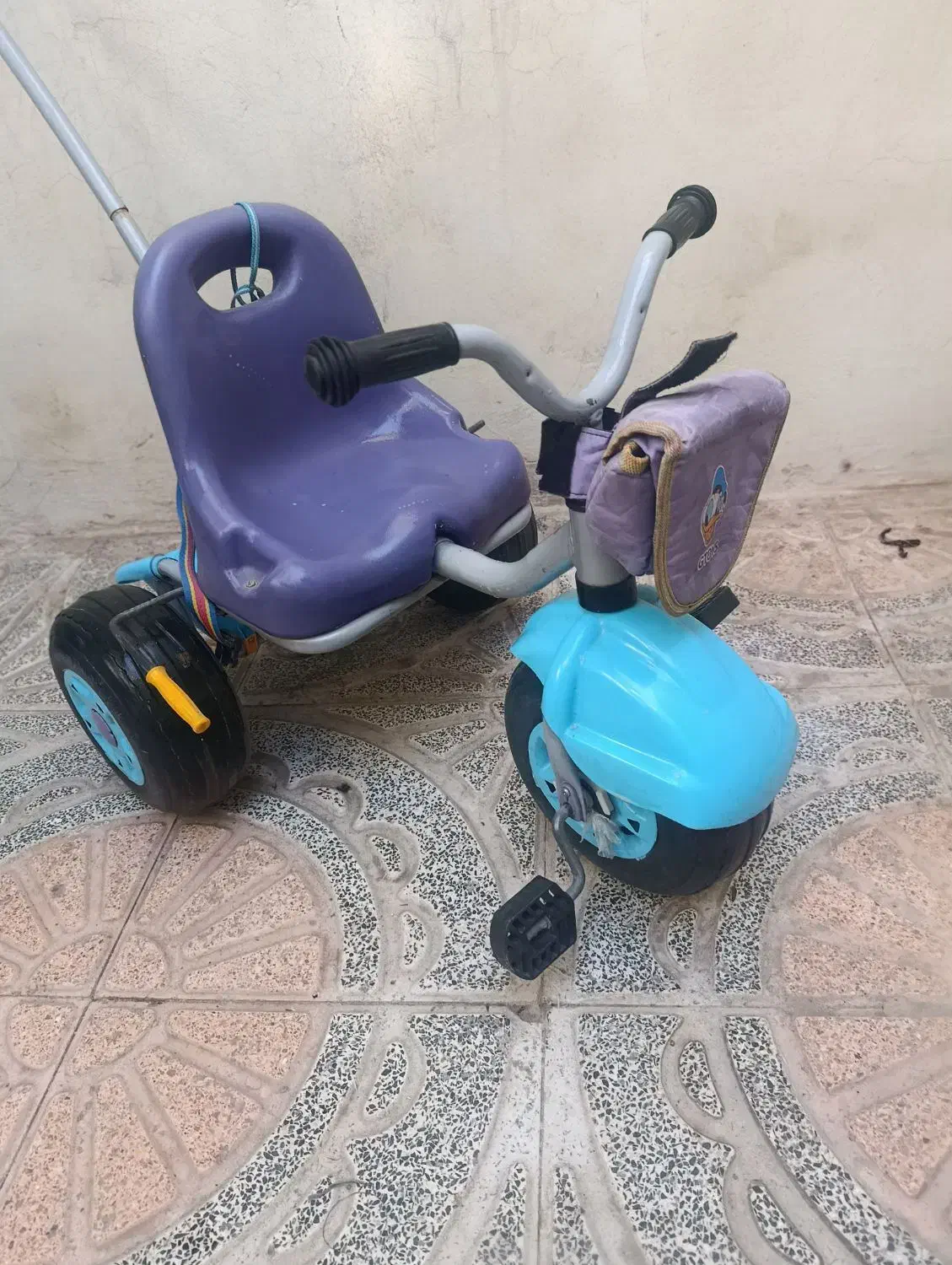 دوچرخه کودک|اسباببازی بچه|اقبالیه, |دیوار