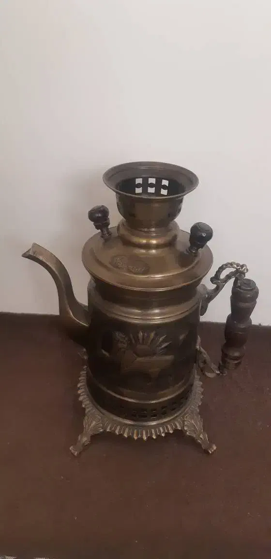 کتری شکاری برنجی قدمت دار|صنایع دستی و سایر لوازم تزئینی|تهران, دولاب|دیوار