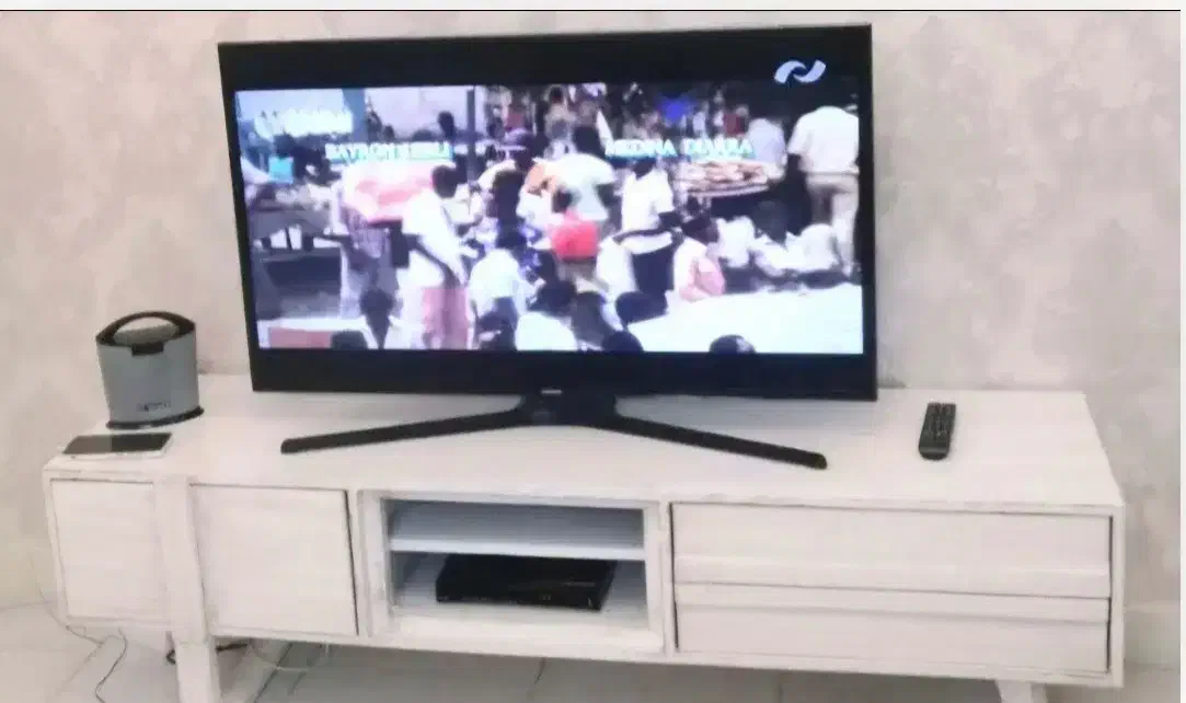 میز تی وی|میز تلویزیون|تهران, صادقیه|دیوار