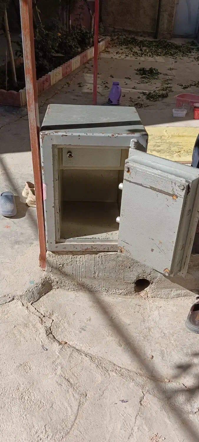 گاوصندوق نسوز وفوق سنگین|ابزارآلات|تویسرکان, |دیوار