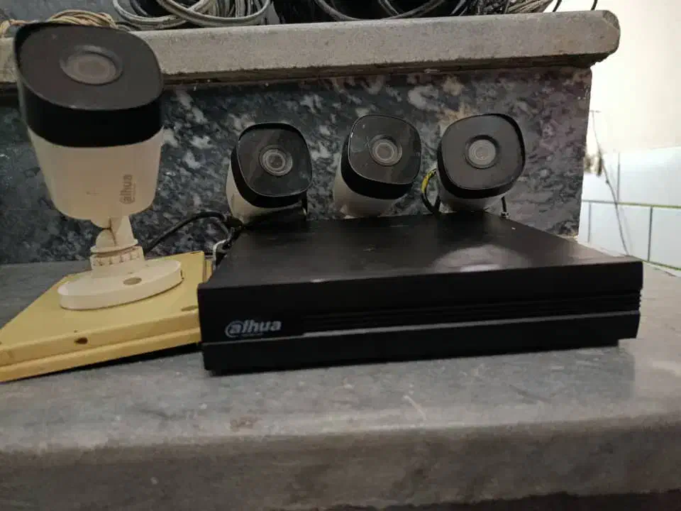 پک کامل دوربین مداربسته داهوا ۴ کانال حافظه ۱ ترا|دوربین مداربسته|پیشوا, |دیوار