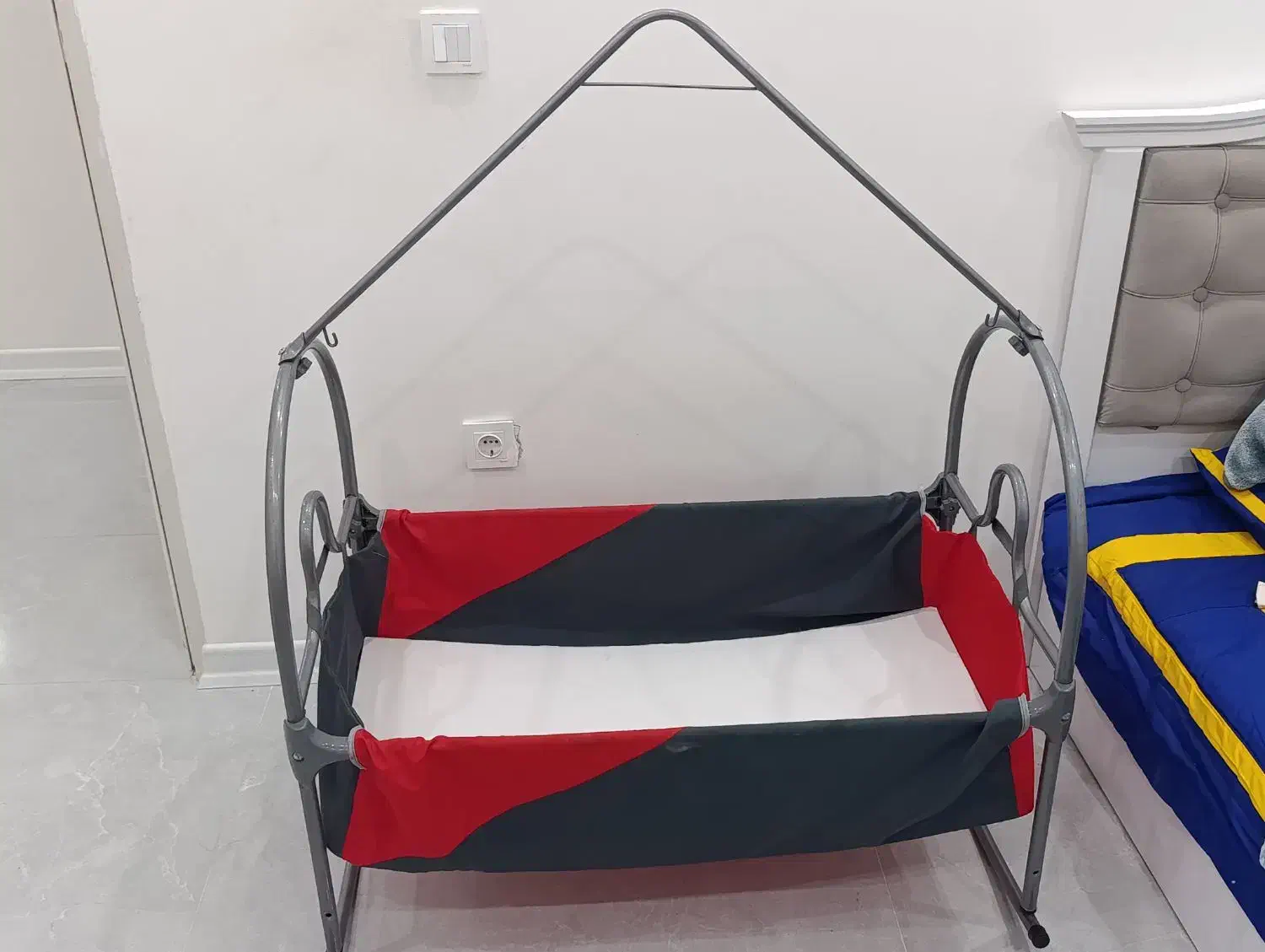 گهواره|تخت و صندلی بچه|گرگان, |دیوار