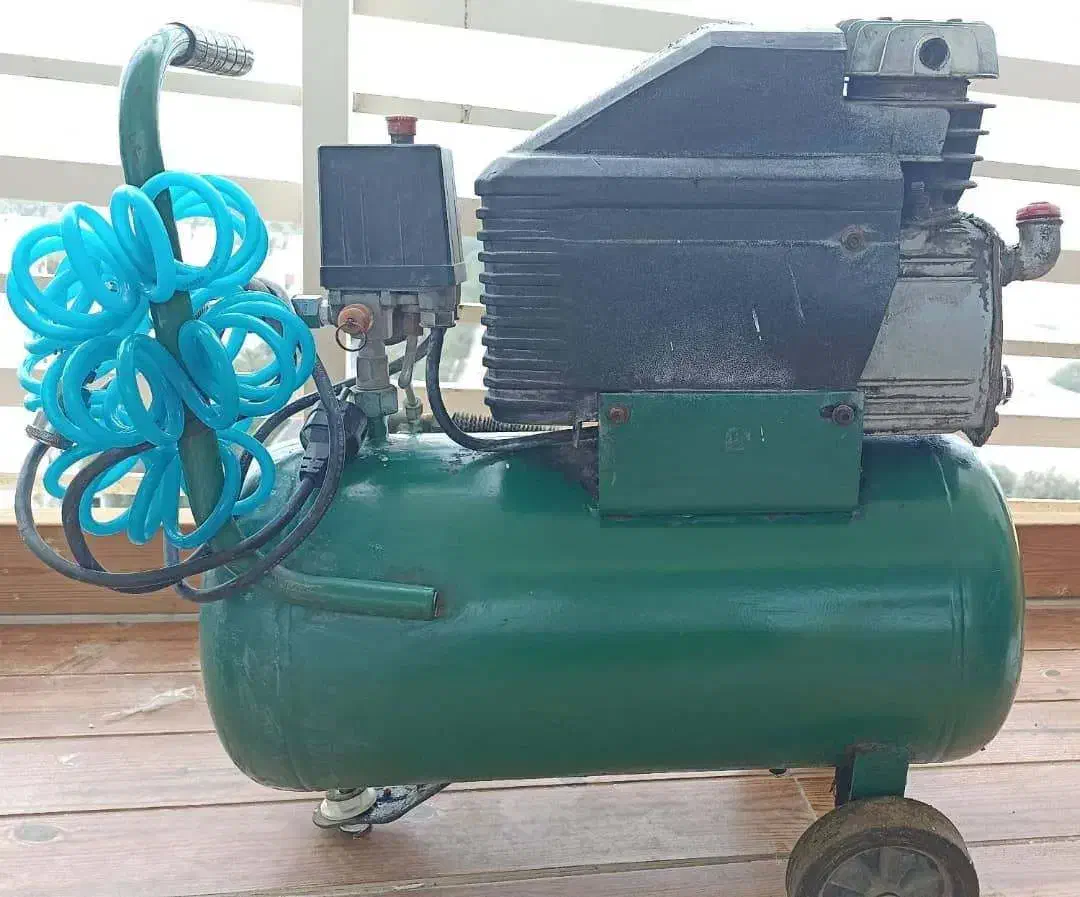 پمپ باد کاملا سالم|ابزارآلات|کیش, |دیوار