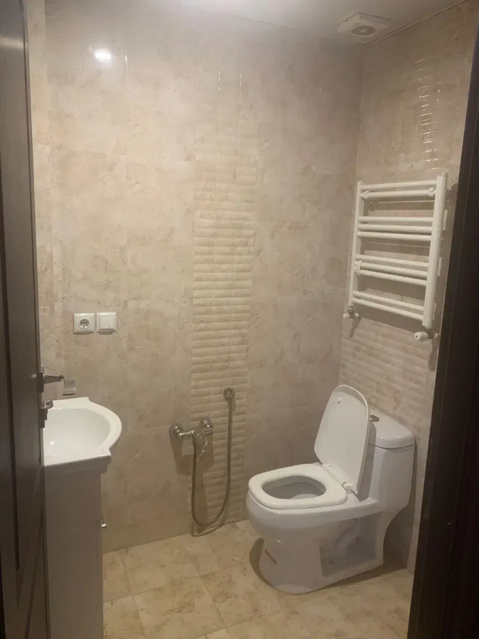 اجاره آپارتمان ۱۰۵ متری تکواحدی فول سعادت آباد