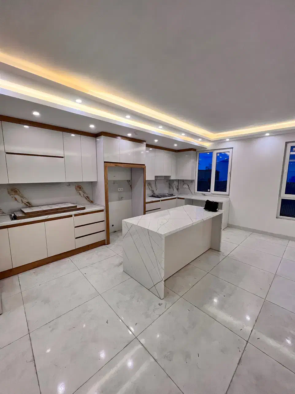 ۱۳۷متر۲خواب/روبه روی هتل پردیس/فول/تاپ لوکیشن رشت|فروش آپارتمان|رشت, منظریه|دیوار