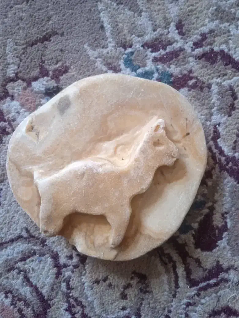 مجسمه سنگی قدیمی|مجسمه، تندیس، ماکت|یاسوج, |دیوار