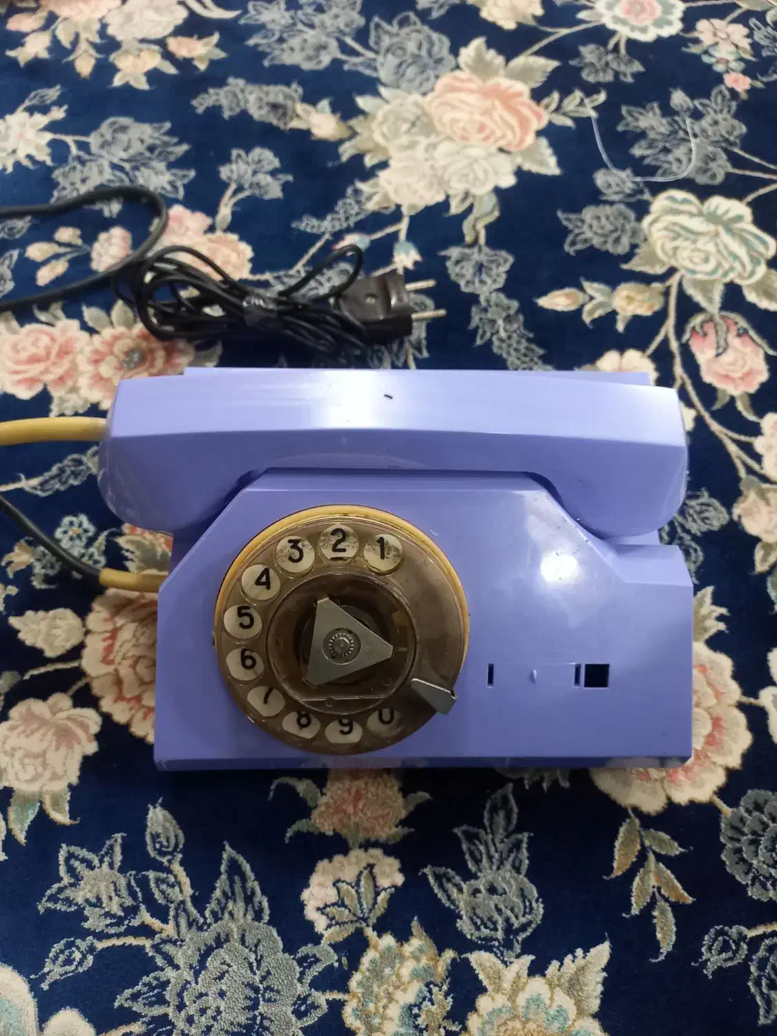 تلفن قدیمی|تلفن رومیزی|قم, ولیعصر|دیوار