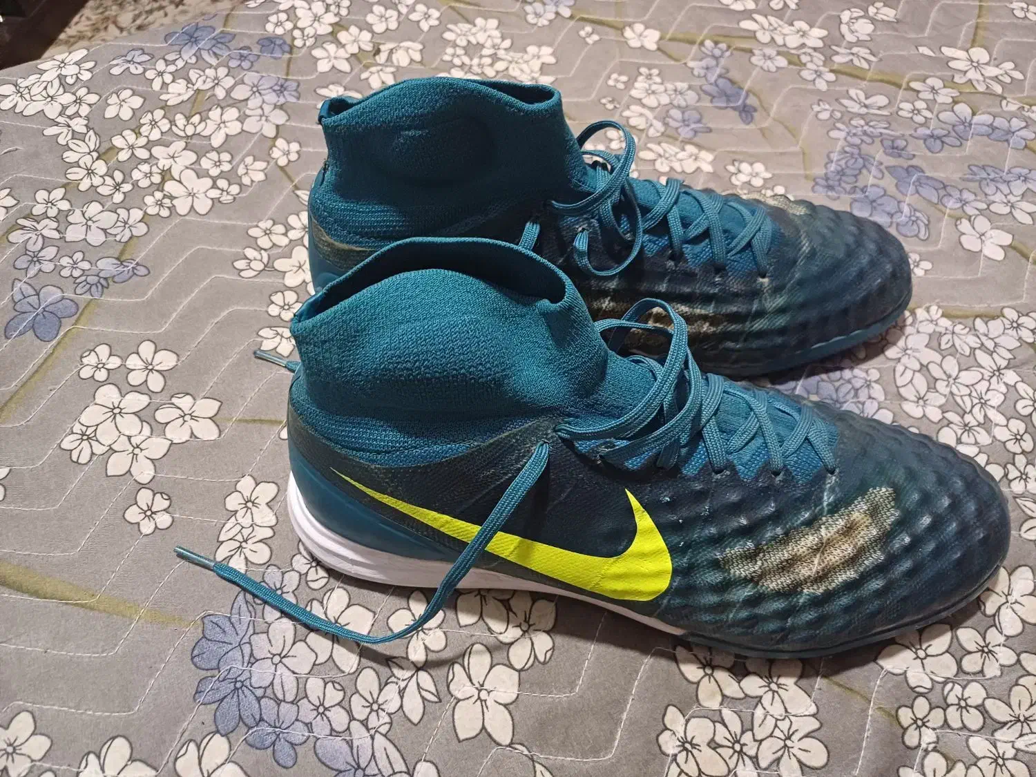 کفش فوتسال چمنی|حراج|مشهد, مشکینی (شهرک غرب)|دیوار