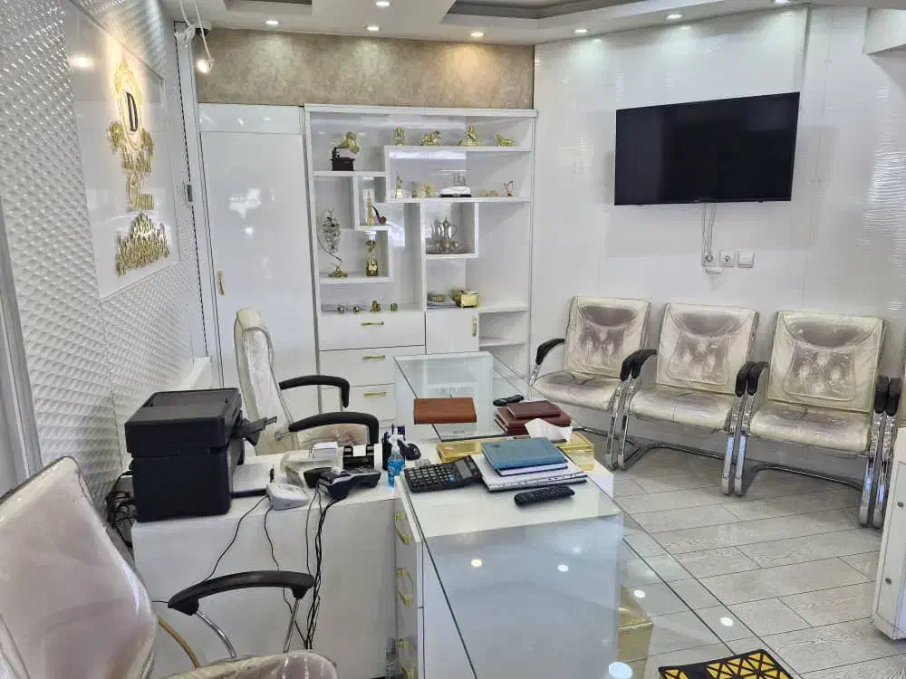 استخدام مشاور  در مجموعه بزرگ املاک دنا|استخدام بازاریابی و فروش|شیراز, معالی‌آباد|دیوار