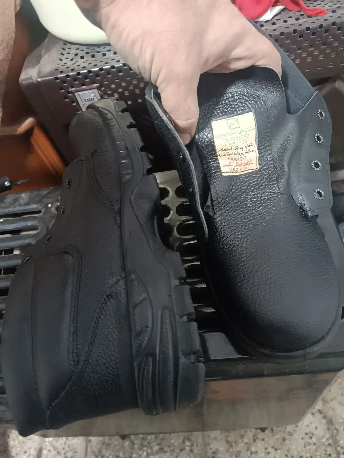 کفش ایمنی نگهبان|کیف، کفش، کمربند|اراک, |دیوار