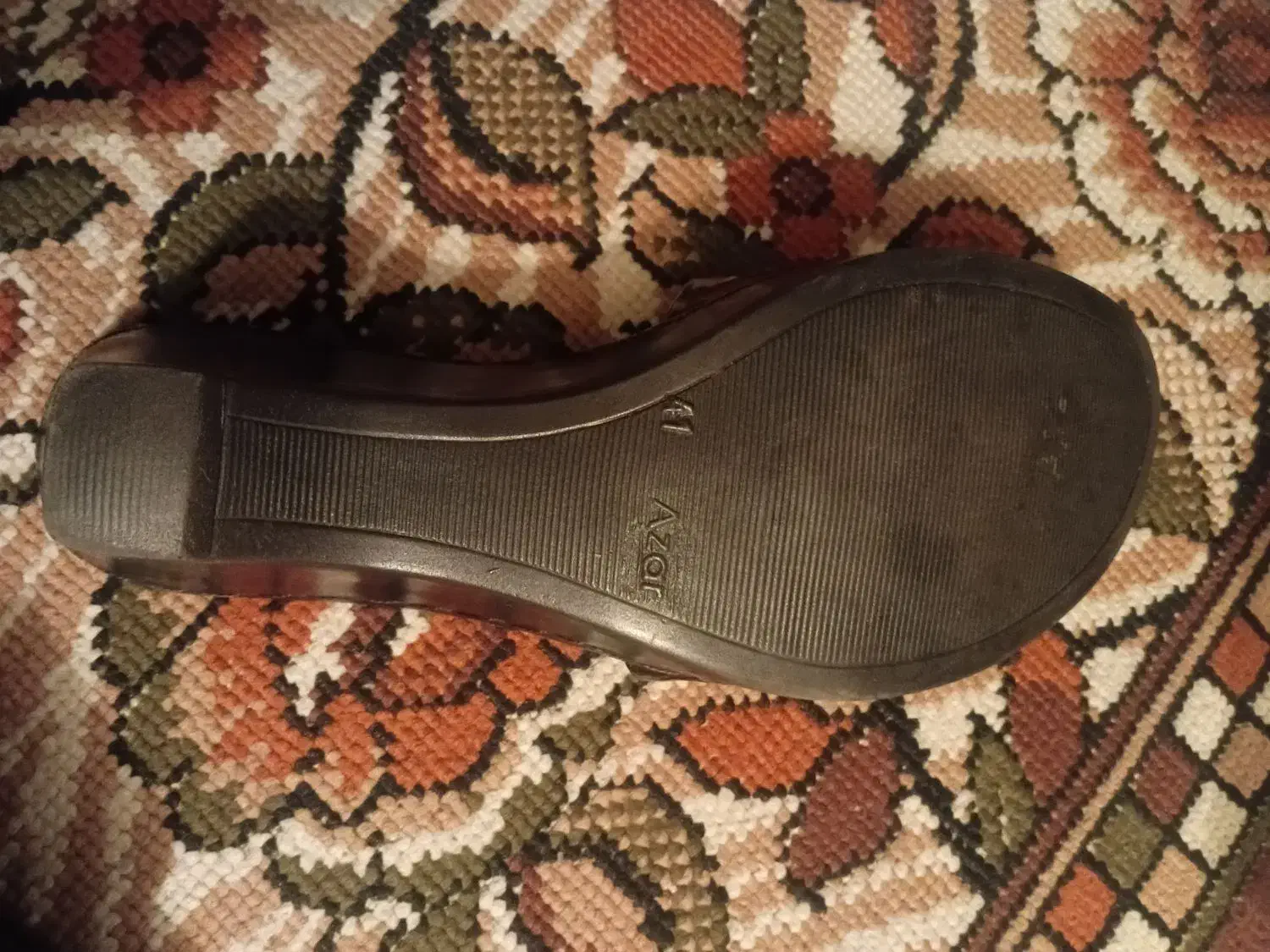 صندل مجلسی|کیف، کفش، کمربند|قم, سراجه (۱۵ خرداد)|دیوار