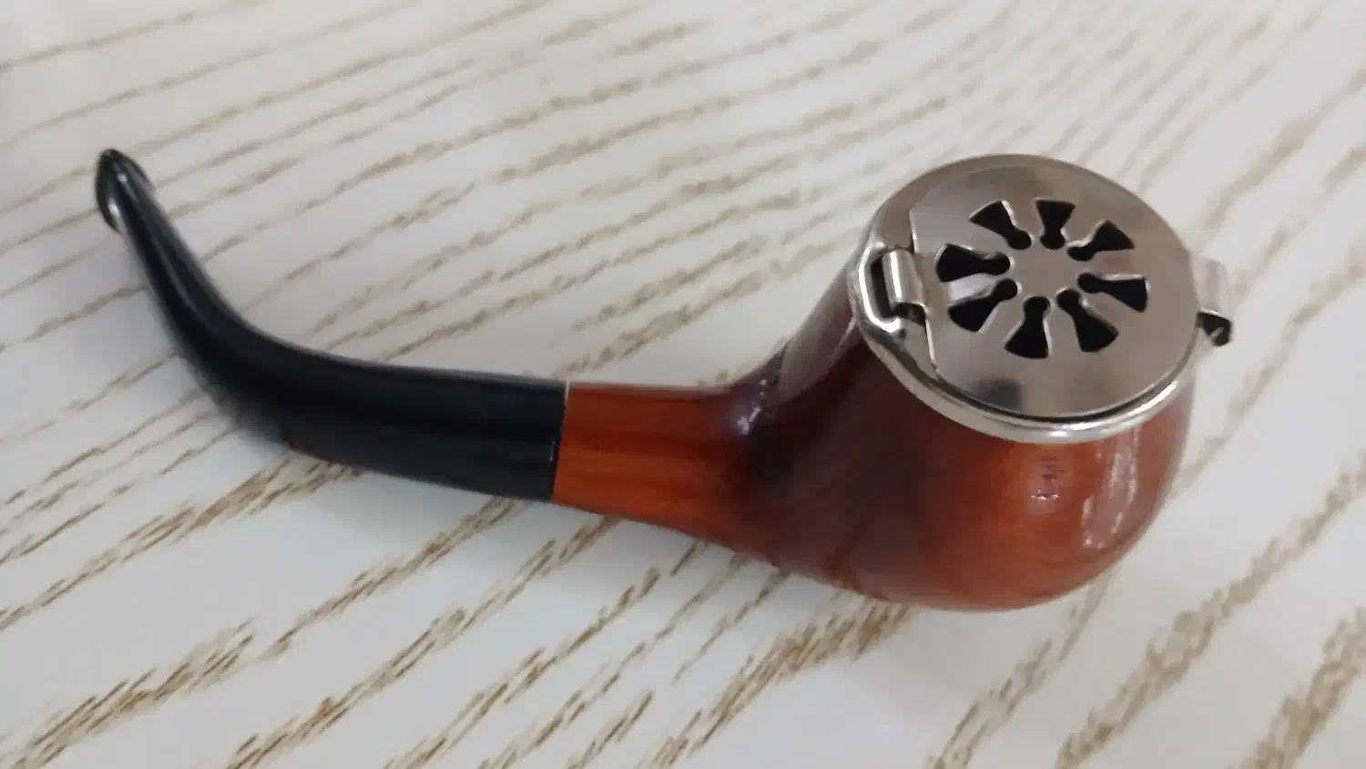 پیپ سالم قدیمی|کلکسیون اشیاء عتیقه|تربت‌حیدریه, ترمینال|دیوار