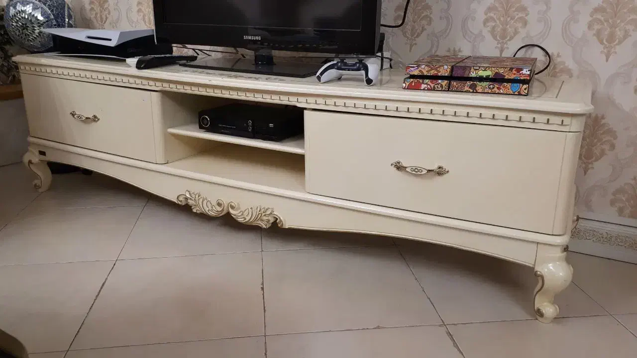 میز تلویزیون برند رال شرکتی|میز تلویزیون|رشت, منظریه|دیوار