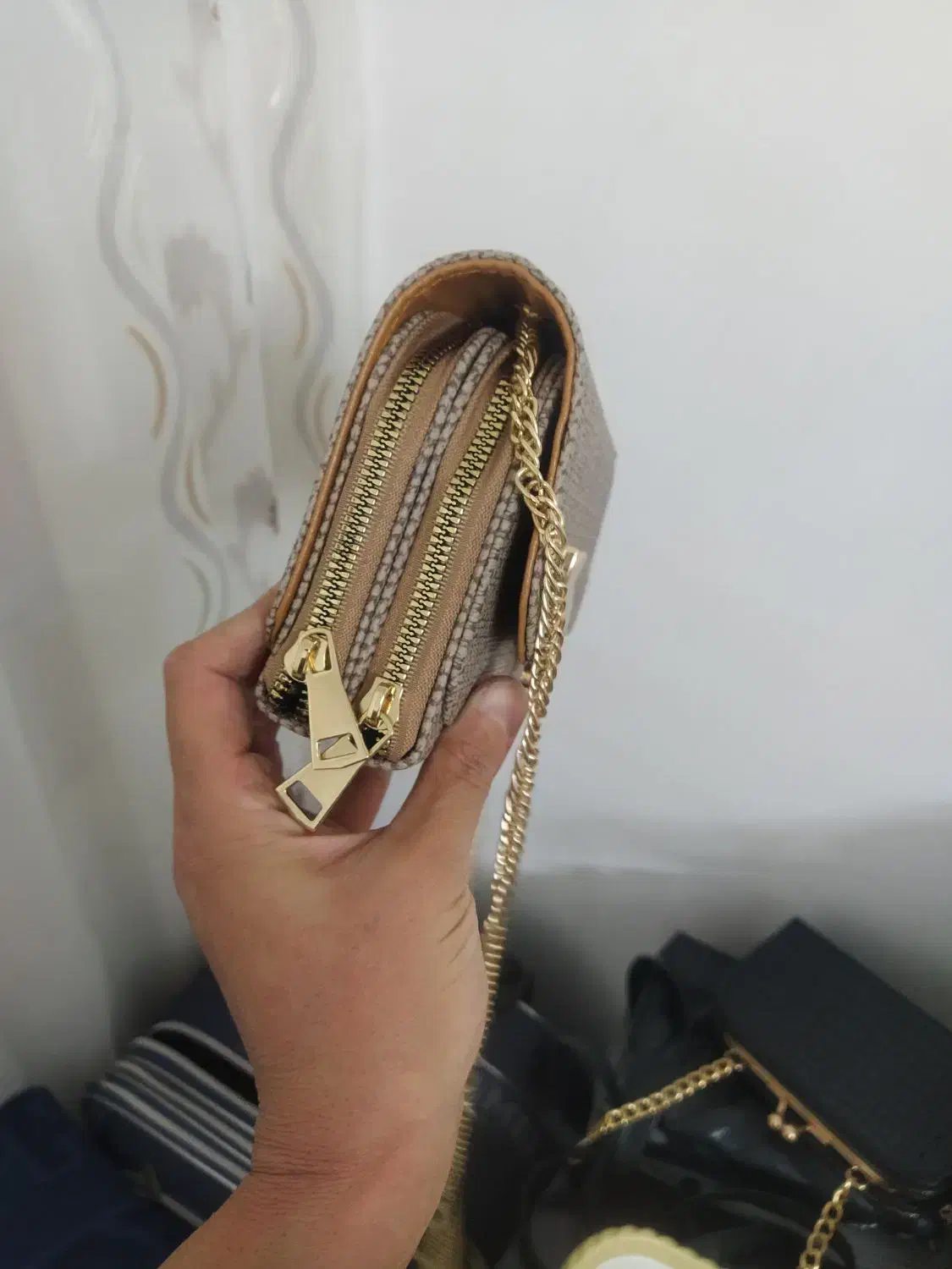 کیف|کیف، کفش، کمربند|ملایر, |دیوار