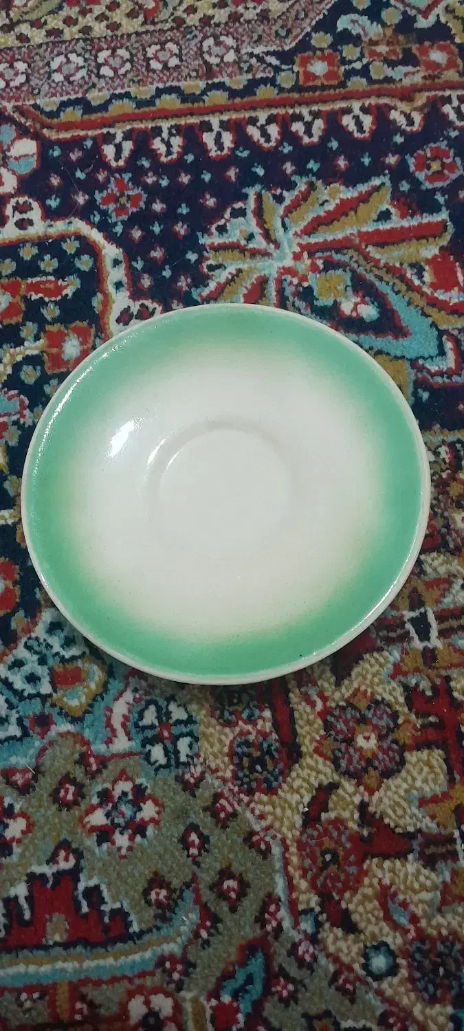 تعدادی ظرف و ظروف قدیمی|ظروف سرو و پذیرایی|رشت, جانبازان|دیوار