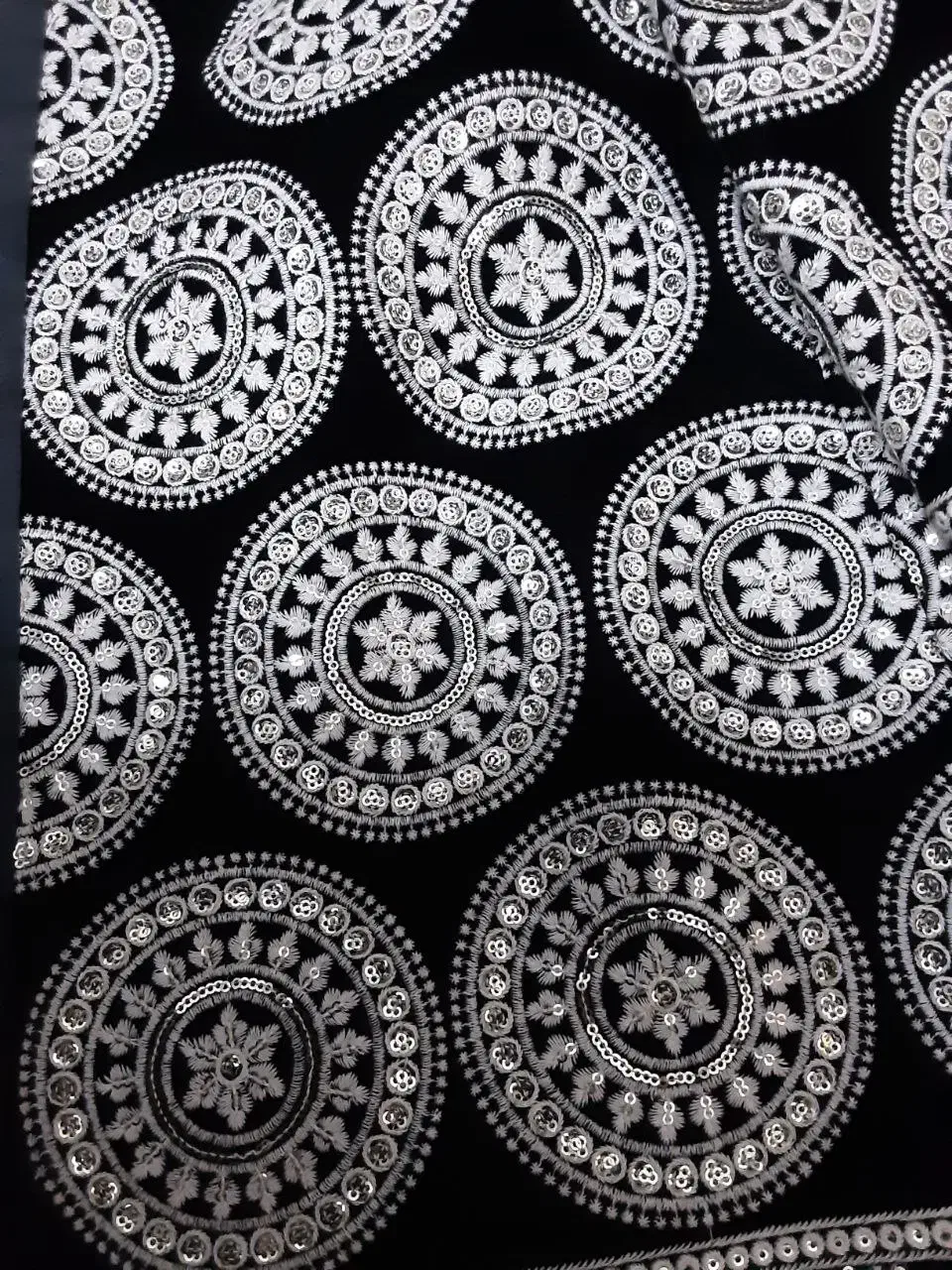 لباس مجلسی|لباس|خوی, |دیوار