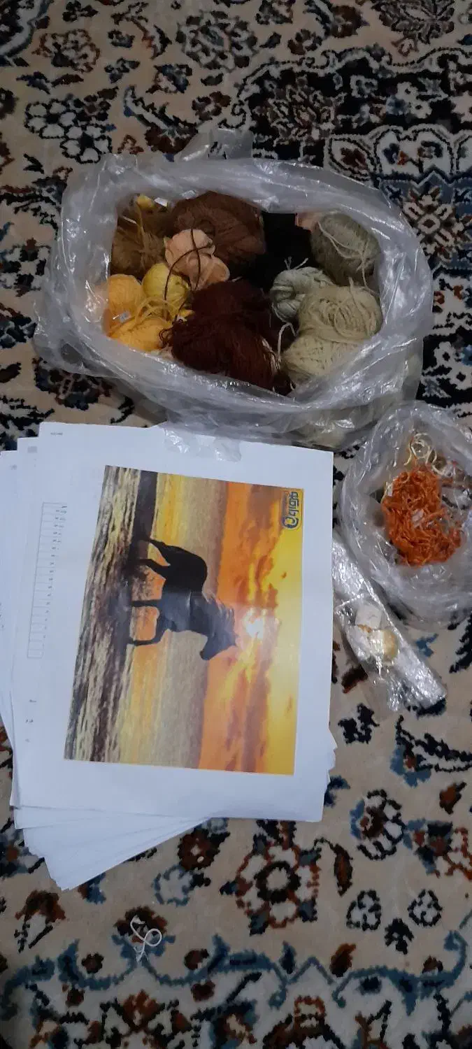 نخ ونقشه همراه با دار چله کشی شده وابزار|صنایع دستی و سایر لوازم تزئینی|تهران, آهنگ|دیوار
