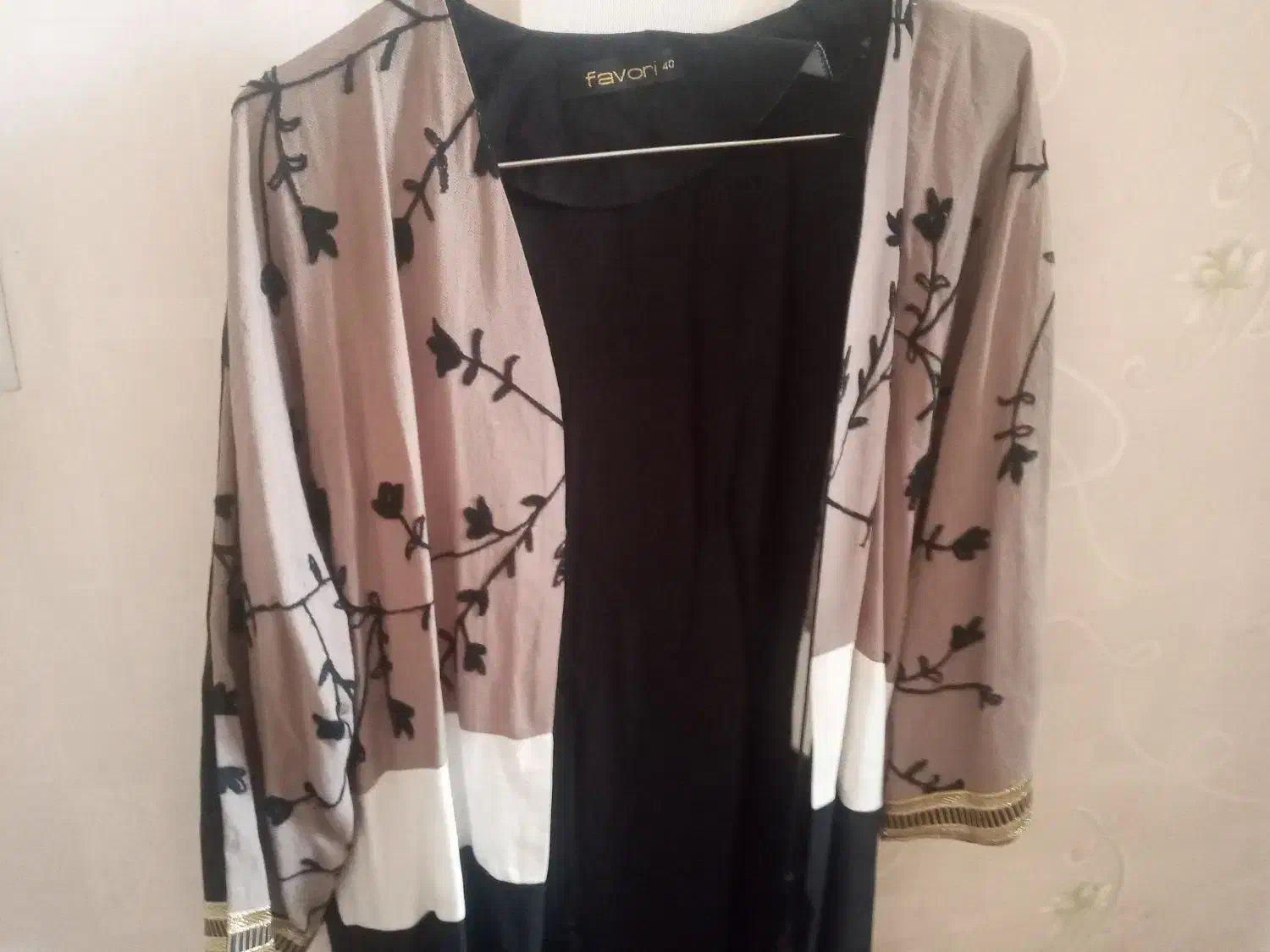 مانتو .پالتو .تونیک|لباس|اندیشه, اندیشه فاز ۱|دیوار